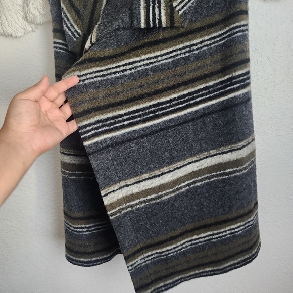 Cupcakes & Cashmere Wool Blend Plaid Drapped Open Front Cardigan Vest Boho XS - Picture 6 of 10